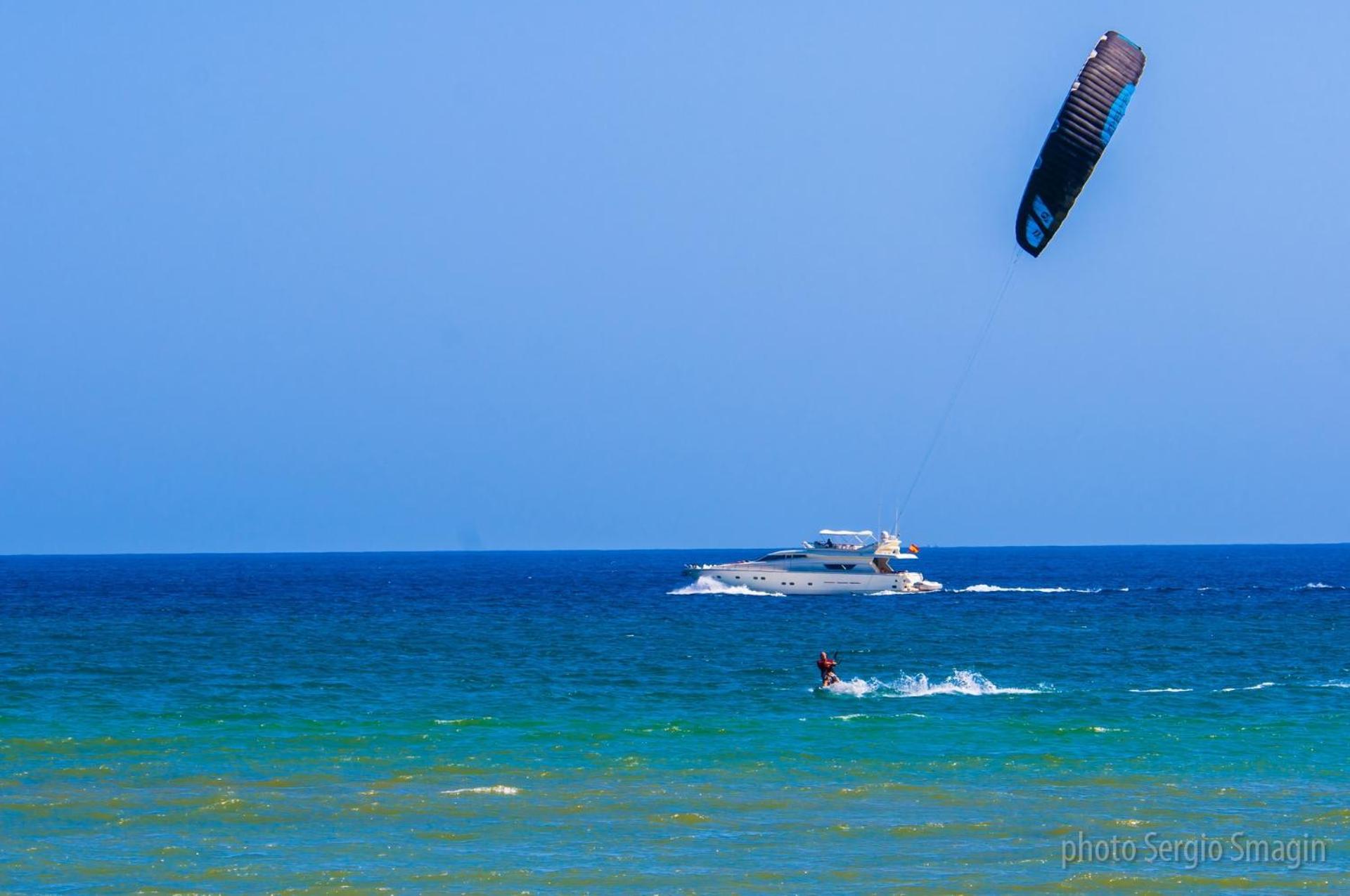 Apartamentos Los Cisnes - 2º Linea De Playa - Perfecta Ubicacion Benalmadena Bagian luar foto