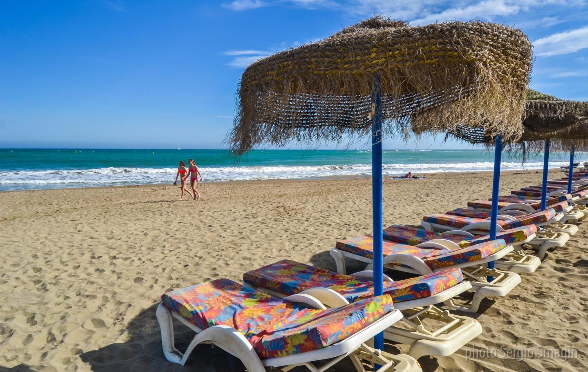 Apartamentos Los Cisnes - 2º Linea De Playa - Perfecta Ubicacion Benalmadena Bagian luar foto
