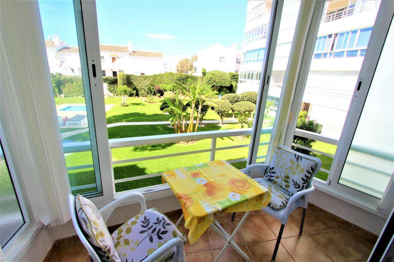 Apartamentos Los Cisnes - 2º Linea De Playa - Perfecta Ubicacion Benalmadena Bagian luar foto
