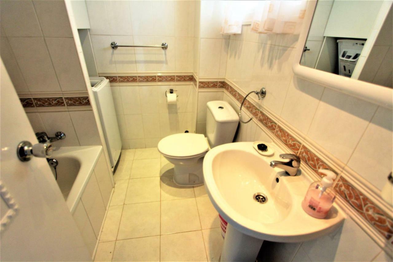 Apartamentos Los Cisnes - 2º Linea De Playa - Perfecta Ubicacion Benalmadena Bagian luar foto