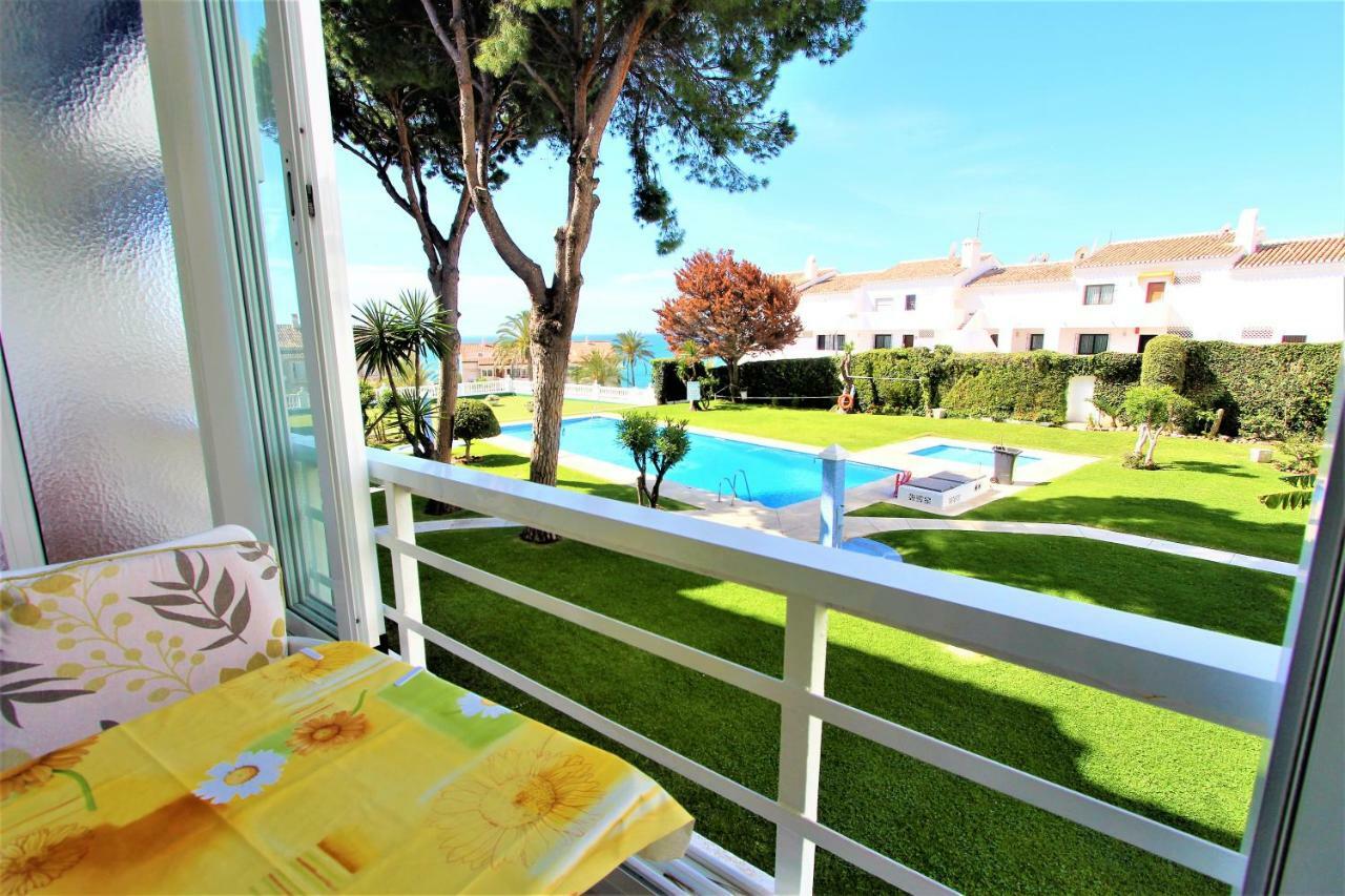 Apartamentos Los Cisnes - 2º Linea De Playa - Perfecta Ubicacion Benalmadena Bagian luar foto